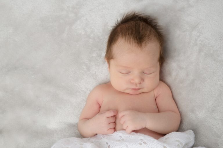 How to photograph newborns