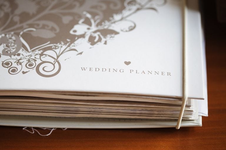 Choosing a Wedding Photographer – 6 Things You Should Know