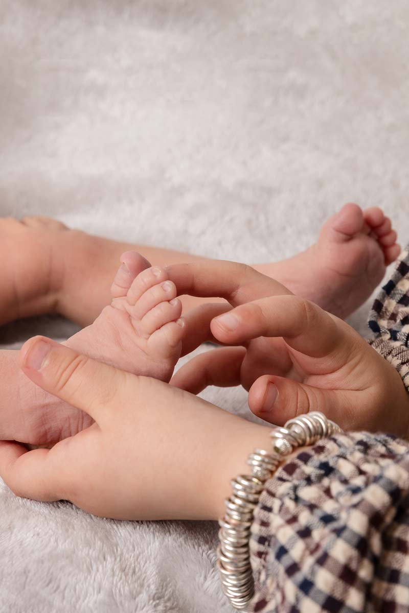 blue sky photo edinburgh newborn photographer 014